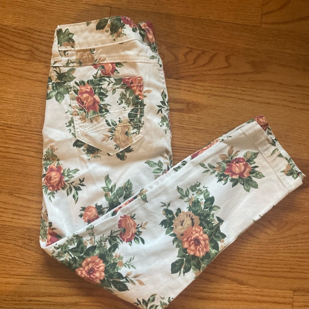 Metaphor Floral Capri Jean - Size 4
